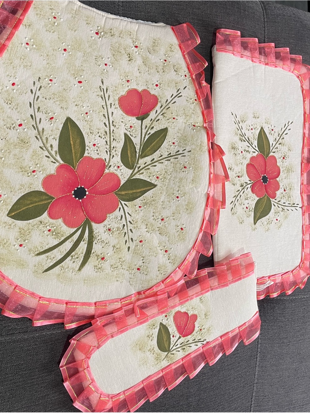 Hand-Painted Floral Bath Mat Set in Pink with Ribbon Trim